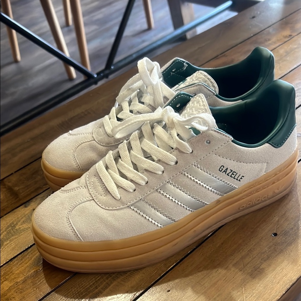 Adidas Cream and Green Gazelle Sneakers men’s 8.5/womens 10